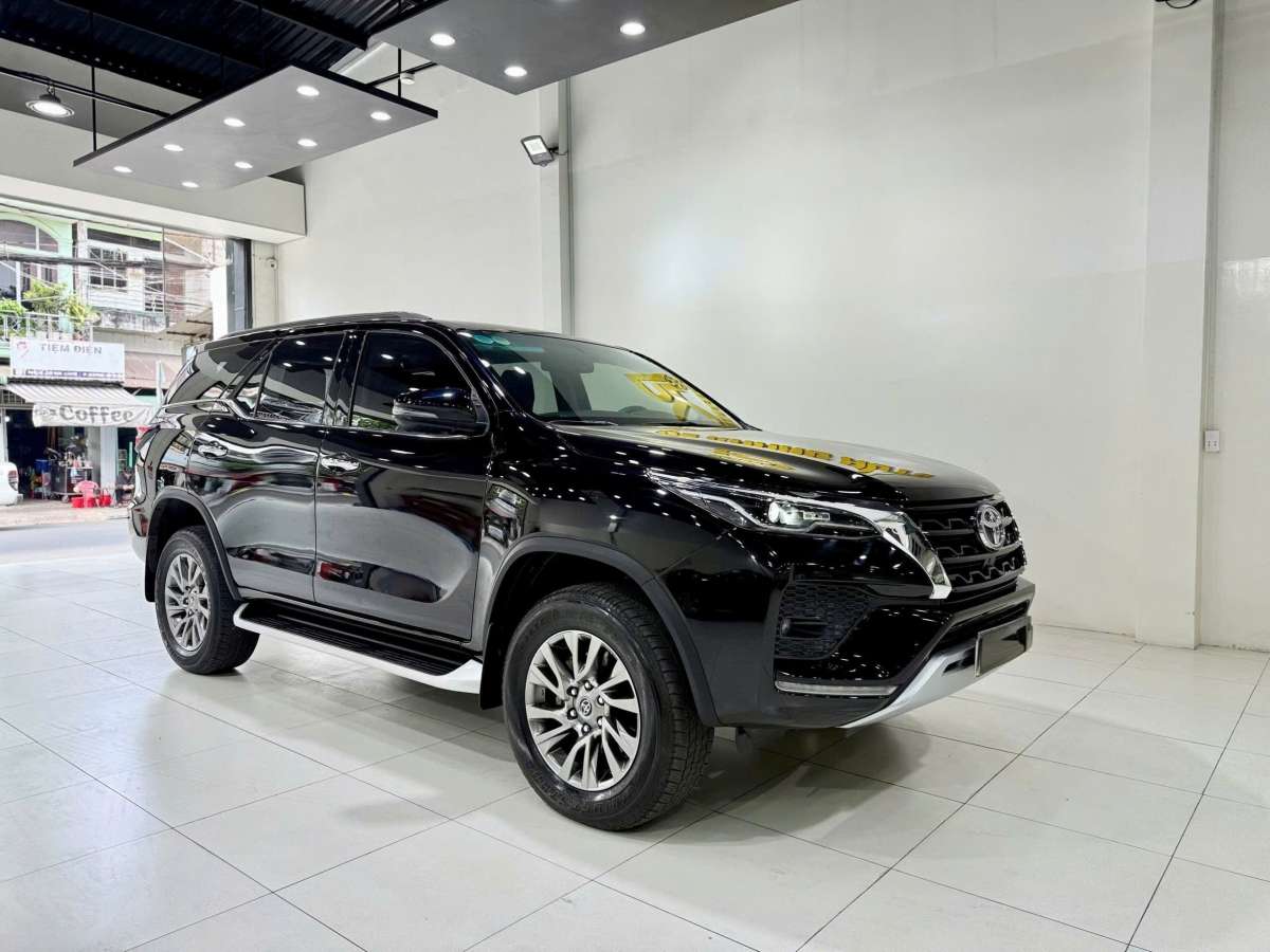 Toyota Fortuner 2.7l 4×4 AT – 2022