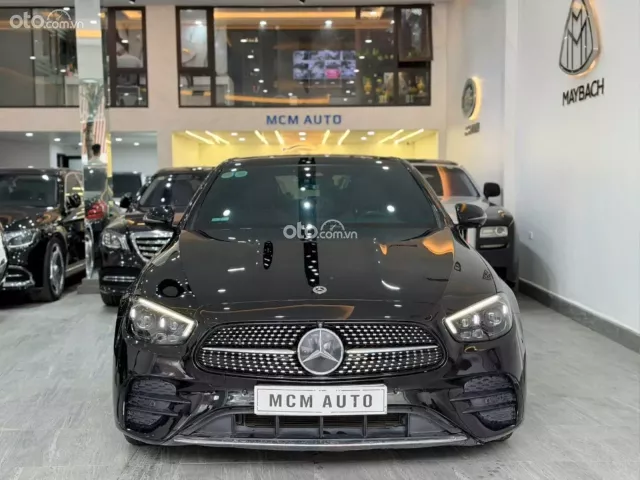 Mercedes-Benz E300 AMG 2021