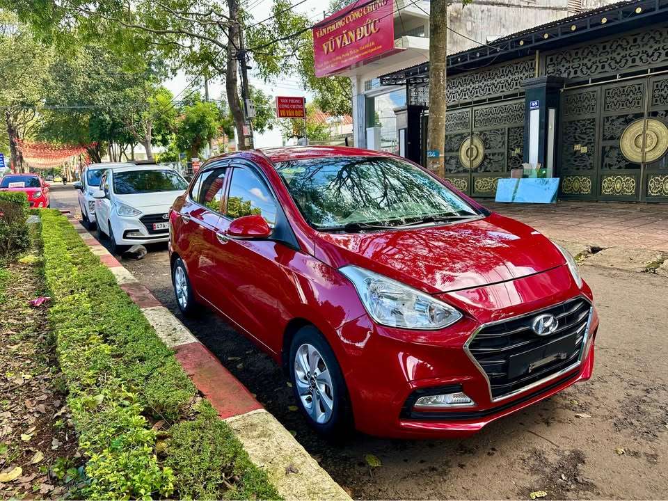 Bán xe Hyundai i10 1.2 MT Sedan 2020, màu đỏ