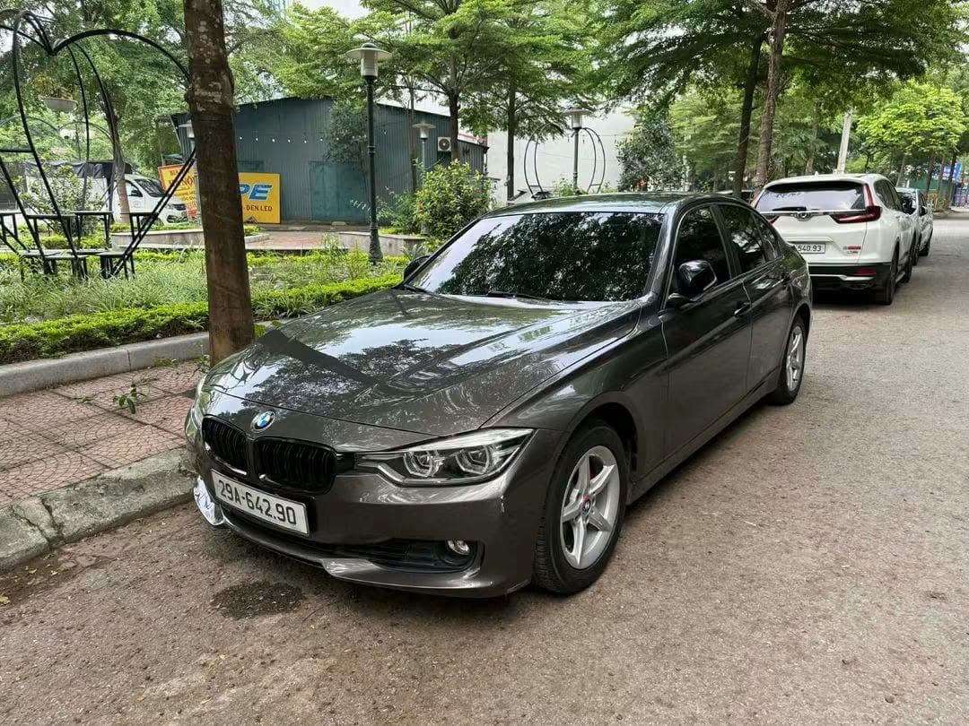 BMW 320i 2013 – Động cơ N20 Twin turbo đẹp lắm ý