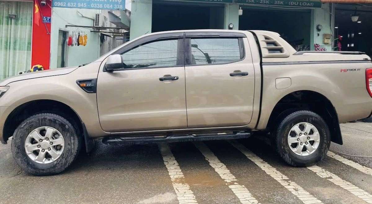 Ford ranger 2015 số sàn