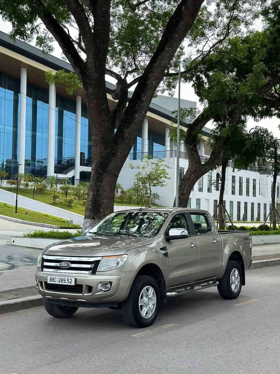 Bán xe Ford Ranger XLT 2014