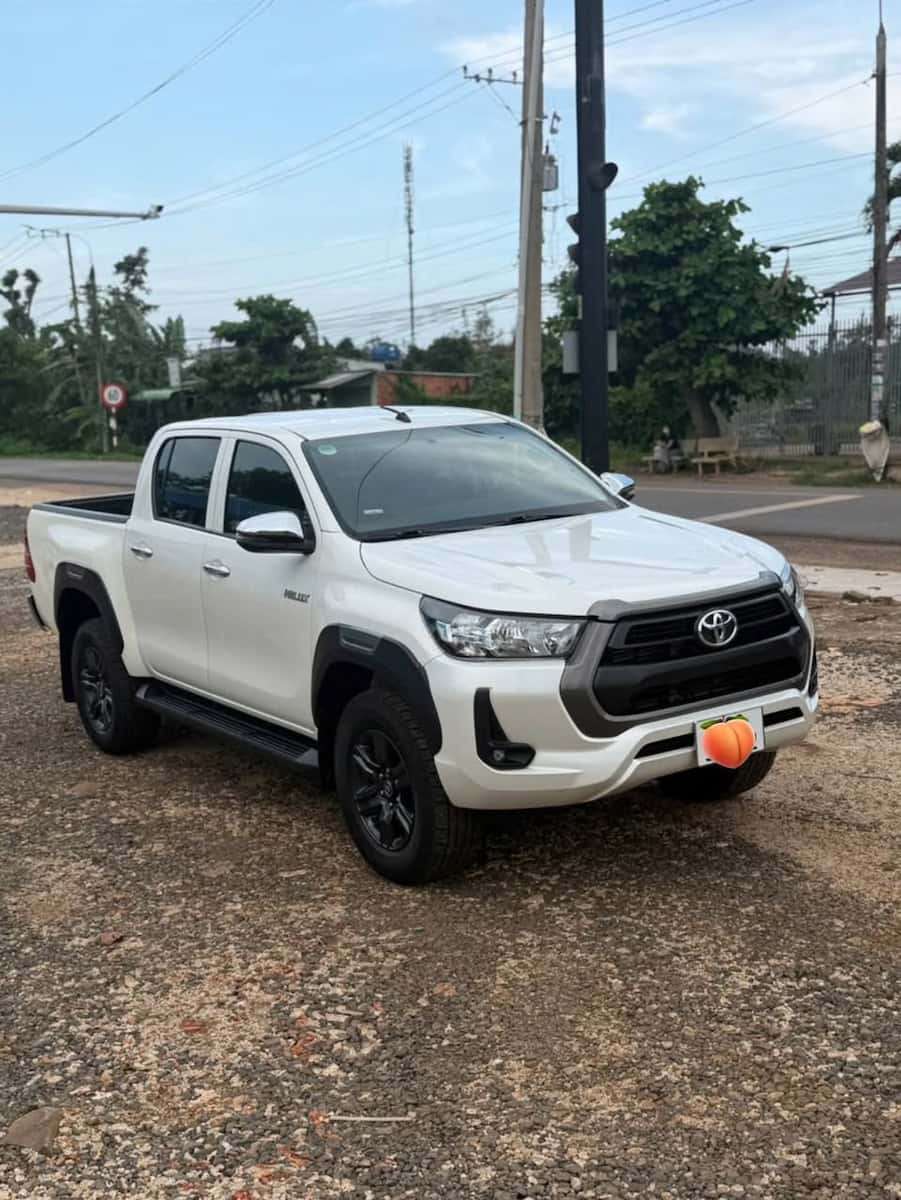 Toyota hilux sx2021 AT xe nhập khẩu thái