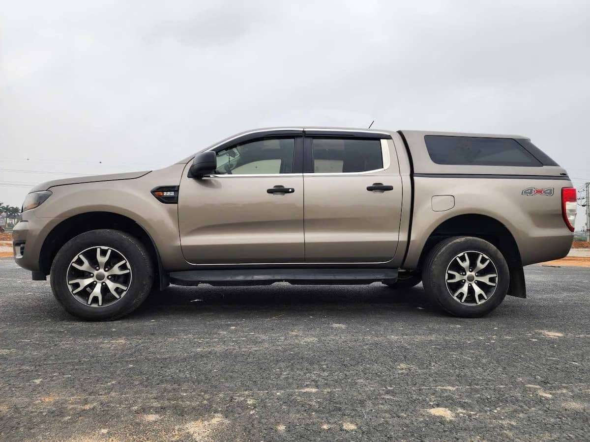 Bán Ford Ranger 2020 nhập khẩu 2 cầu số sàn