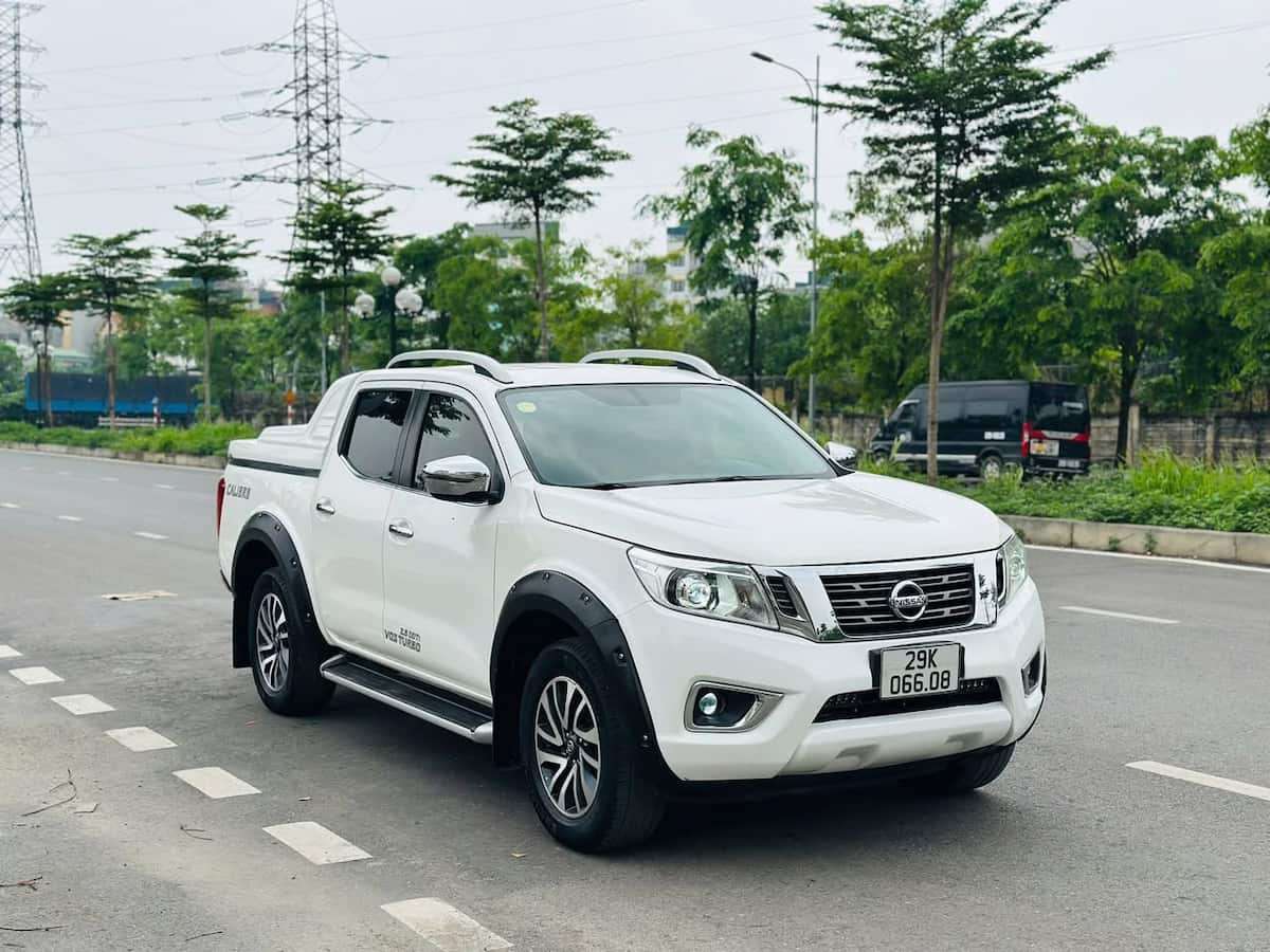 Nissan Navara EL 4x2AT Tự động 1 cầu 2020