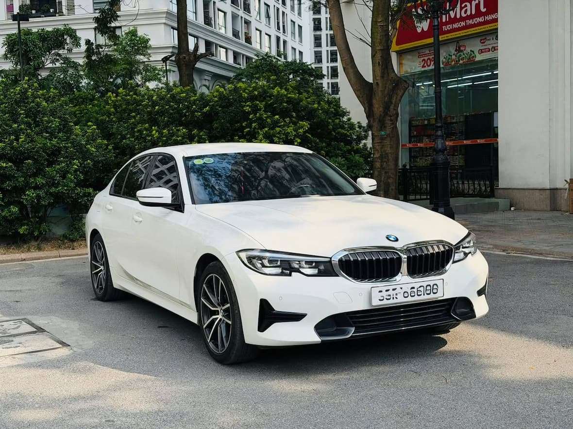 BMW 320i sport line, sản xuất 2021, đăng kí lần đầu 2023