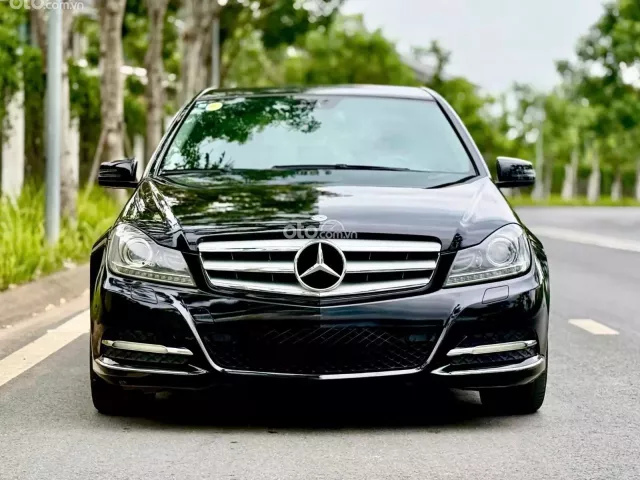 Mercedes-Benz C200 Avantgarde 2012