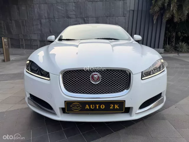 Jaguar XF 2.0L I4 Tubrocharged Premium 2014