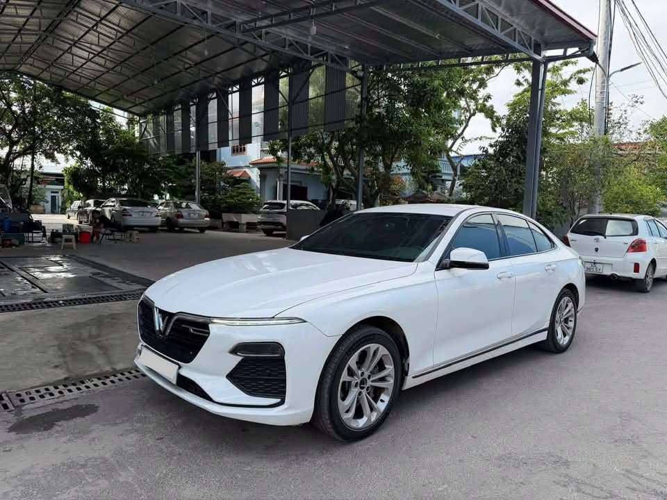 Lux a 2021 base chạy 10 vạn