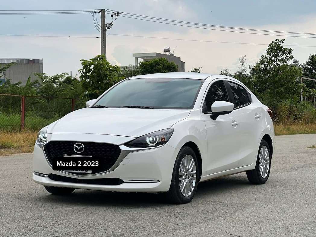 Mazda 2 sedan bản Luxury sx 23