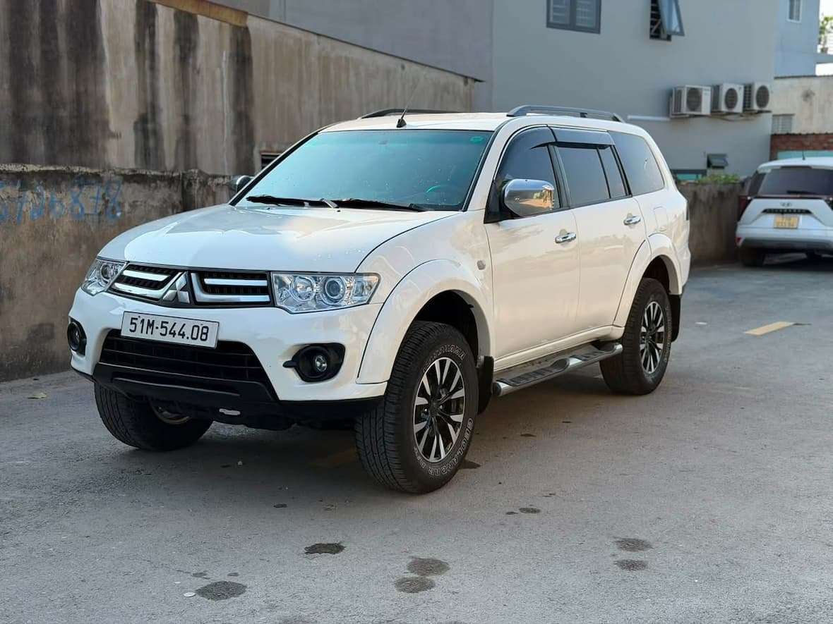 MITSHUBISHI PAJERO SPORT 2016