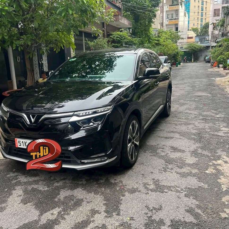 VF8 Plus Thuê pin tiên phong