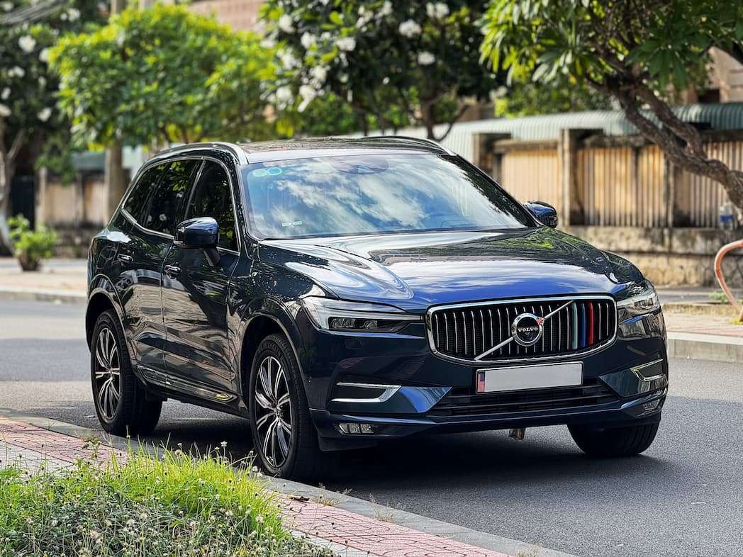 Volvo XC 60 T6 AWD Inscription bản Facelift 2021