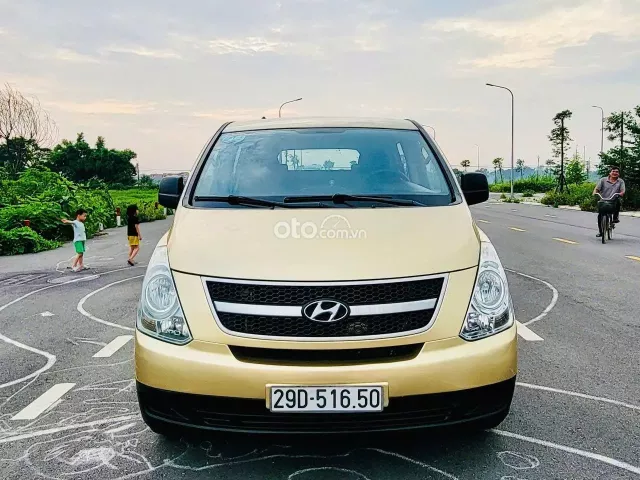 Hyundai Grand Starex 2.4 MT 2008