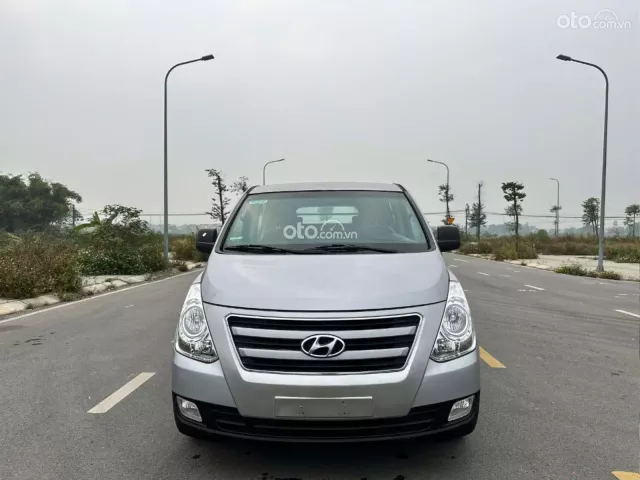 Hyundai Grand Starex 2.5 MT 2016