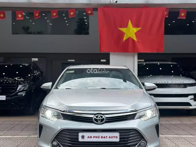 Toyota Camry 2.0E 2015