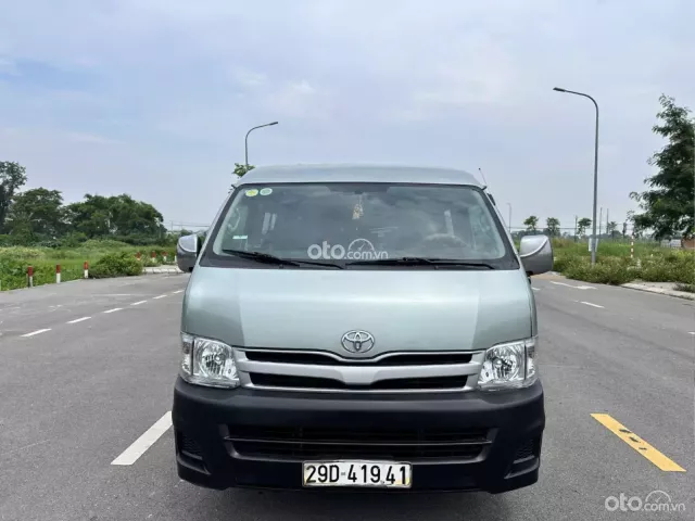 Toyota Hiace 2010