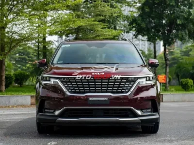 Bán xe Kia Carnival Signature 2.2D 2024, màu đỏ đô