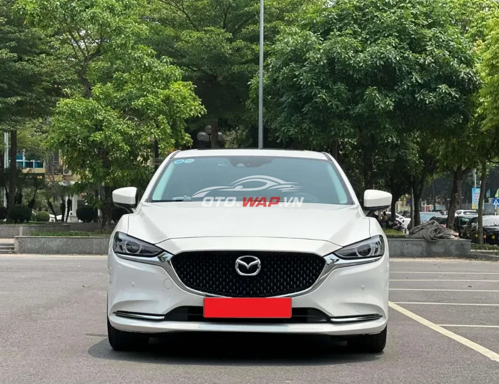 Bán xe Mazda 6 Premium 2.0 AT 2024, màu trắng
