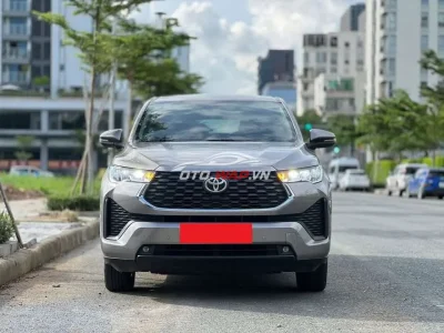 Bán xe Toyota innova Cross 2.0 CVT 2025, màu đồng ánh kim