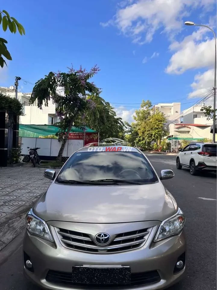 Toyota Altis 2013 số sàn