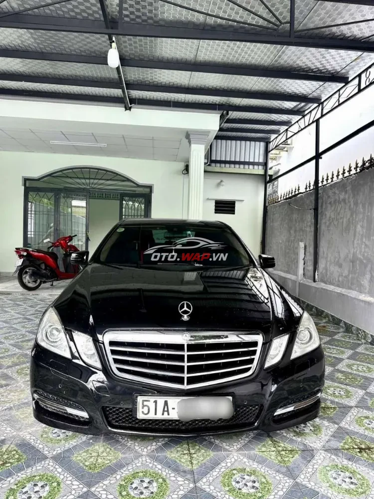 Mercedes-Benz E250 bản đặc biệt 1.8L