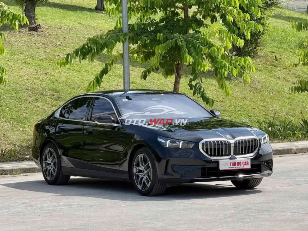 BMW 520i Premium 2025 Đen/nâu 1 chủ sơn zin cả xe