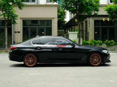 BMW 520i sản xuất 2018, lăn bánh 52.000km