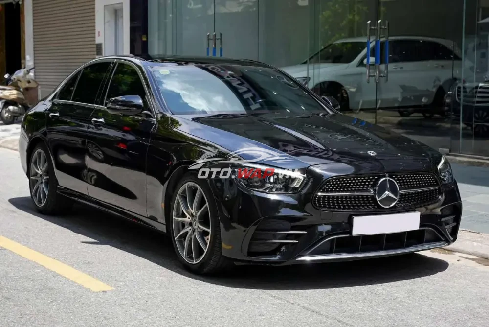 Mercedes-Benz E300 AMG Facelift sản xuất 2020