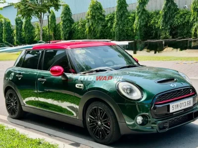 Mini Cooper S 5 cửa model 2017 màu xanh