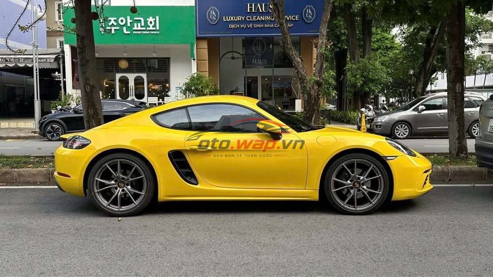 Porsche 718 Cayman sản xuất 2021