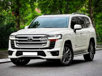 Toyota Lancruiser LC300 sản xuất 2024