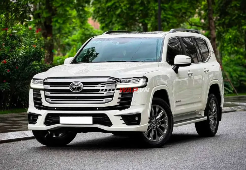 Toyota Lancruiser LC300 sản xuất 2024